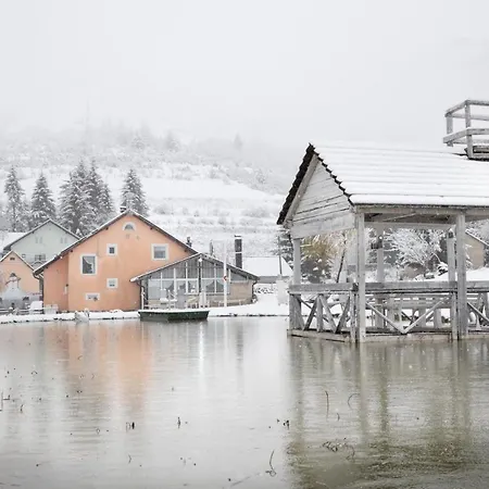 シャレー House Bebic *