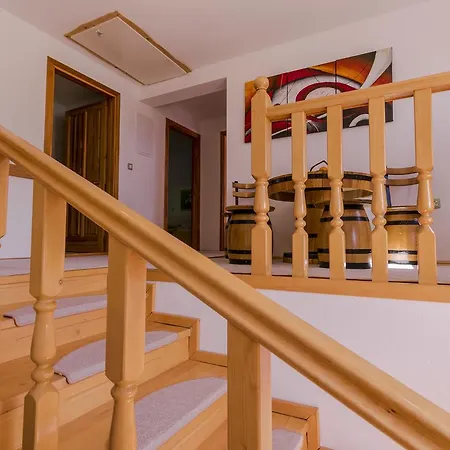 Brvnara House Bebic Kupres (Canton 10)